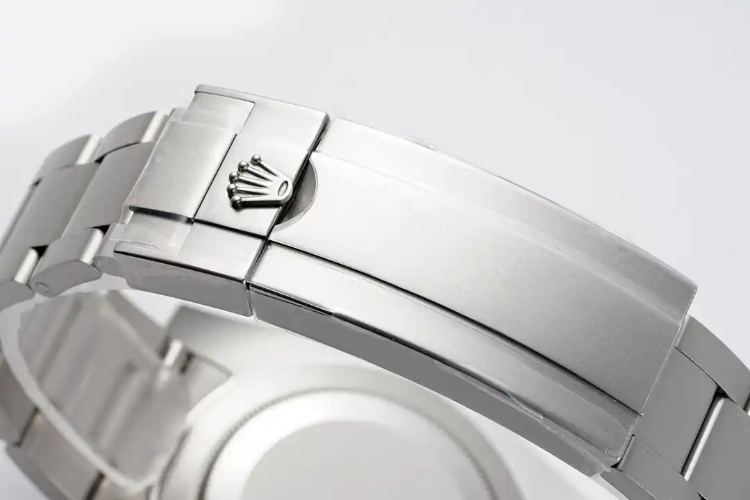 Rolex Submariner 116610LN rolex clone carbon dial — caseback detail