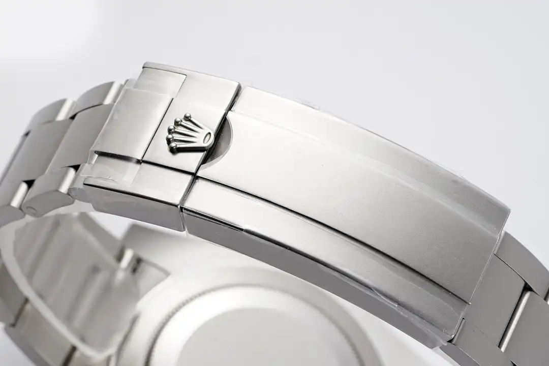Submariner 116610LN rolex copy glacial grey dial — bezel macro