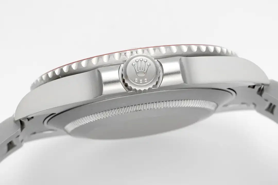 Rolex Submariner 116610LN rolex clone 40mm — crown and case detail