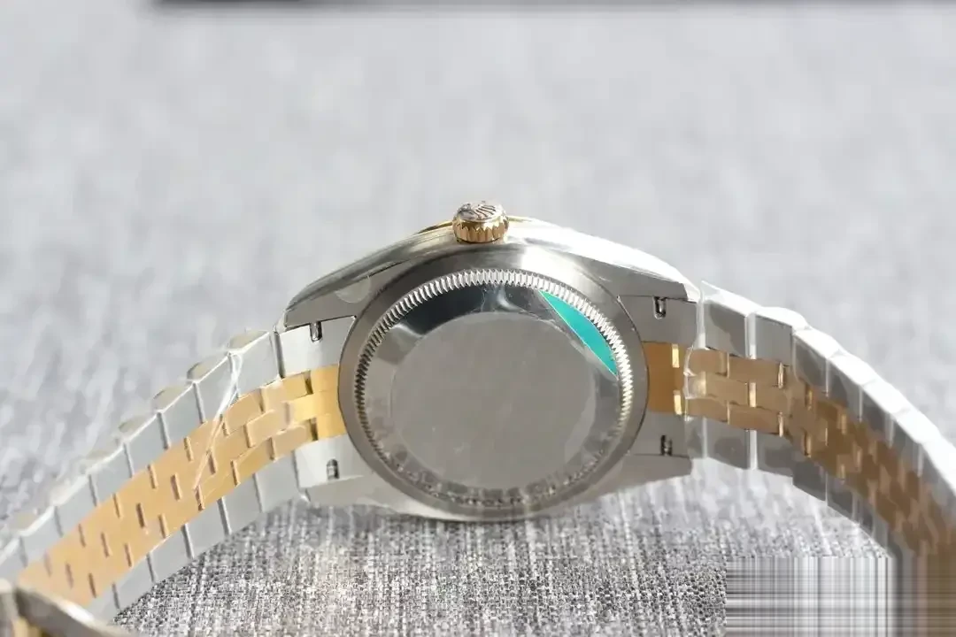 Datejust 126331 rolex copy green dial — angled view