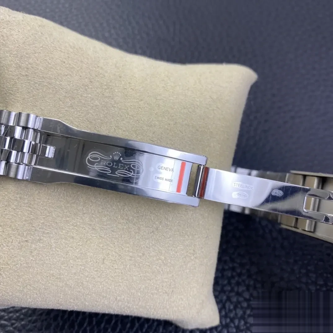 Datejust 126334 rolex copy silver dial — bezel macro