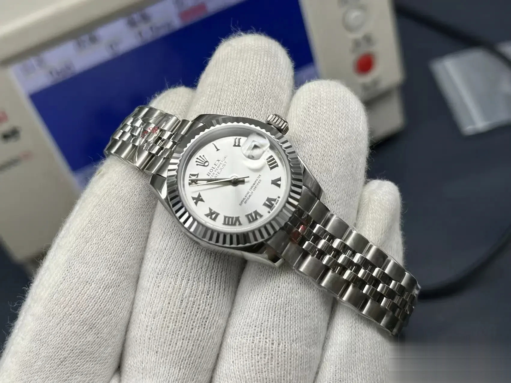 Datejust 279174 rolex copy silver dial — caseback detail