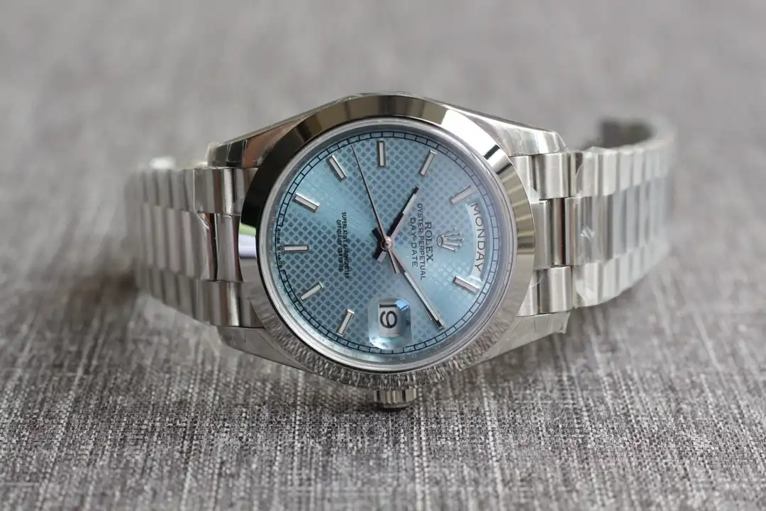 Rolex Day-Date 41985 replica 36mm — crown and case detail