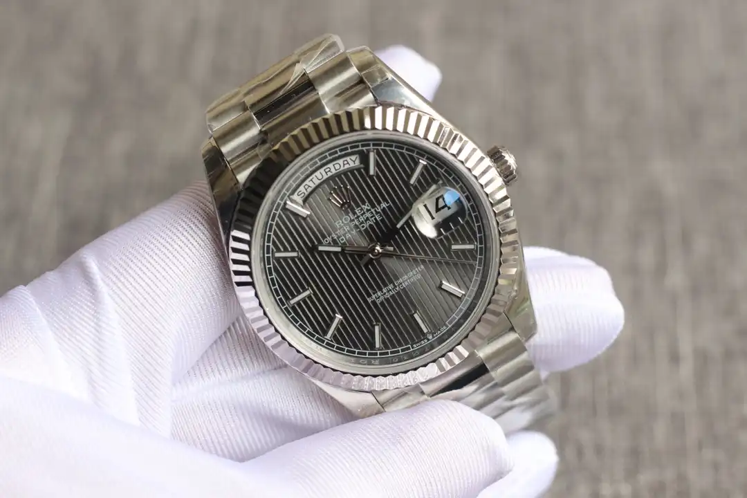 Rolex Day-Date 41985 replica rhodium dial — caseback detail