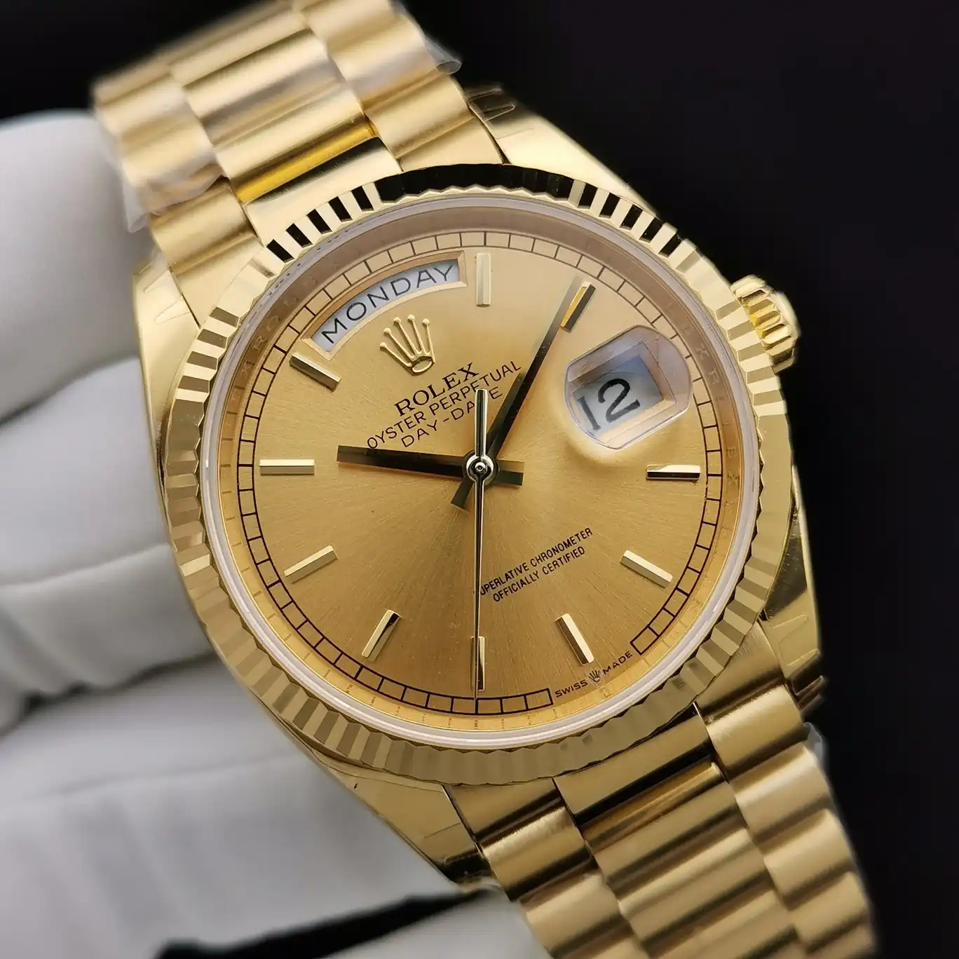 Rolex Day-Date 41985 rolex clone gold dial — caseback detail