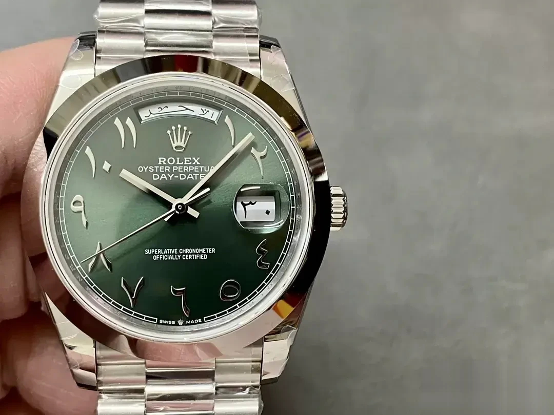 Day-Date 228206 rolex replica — bracelet detail