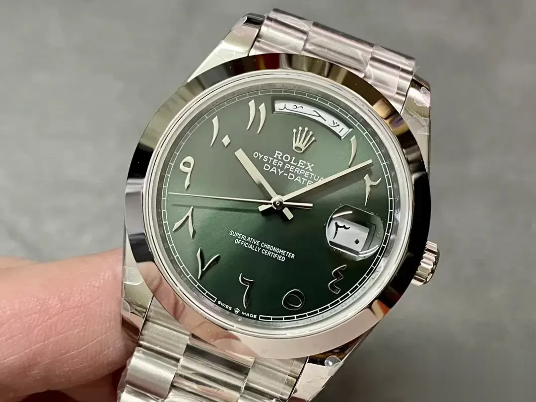 Day-Date 228206 rolex copy 40mm — crown and case detail