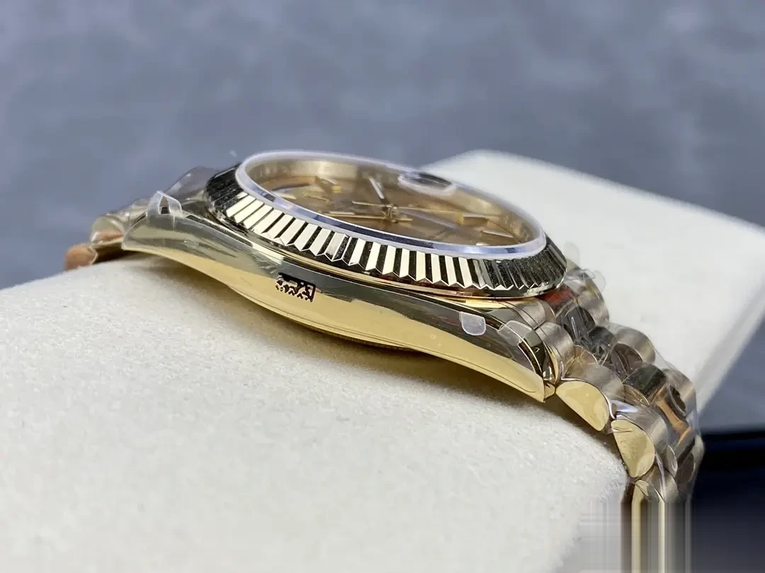 Day-Date 228238 rolex replica champagne dial — caseback detail