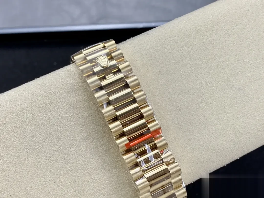 Day-Date 228238 japanese automatic replica 40mm — crown and case detail