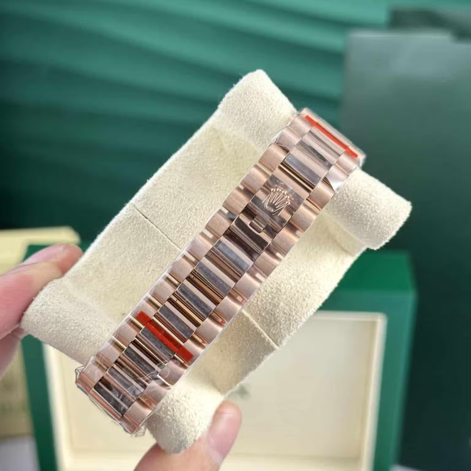 Day-Date 228235 rolex copy — bracelet detail