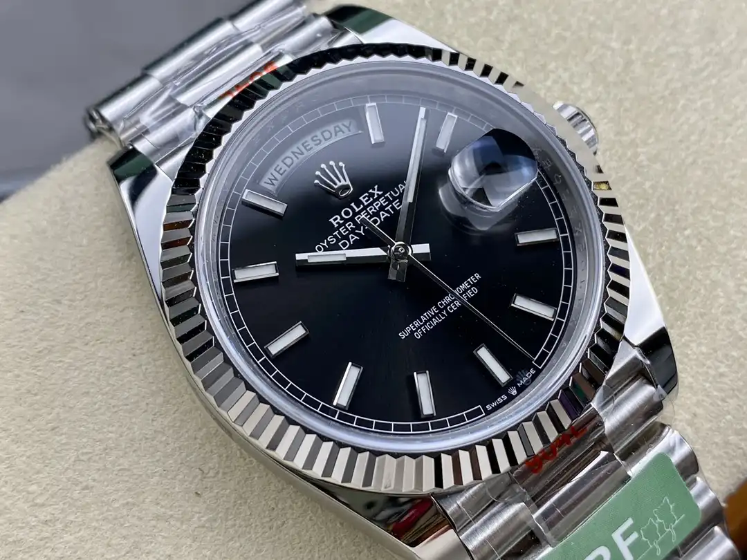 Rolex Day-Date 41985 replica — side profile