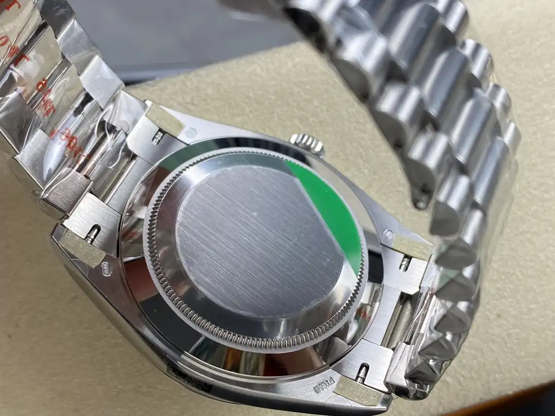 Rolex Day-Date 41985 miyota replica bright black dial — bezel macro