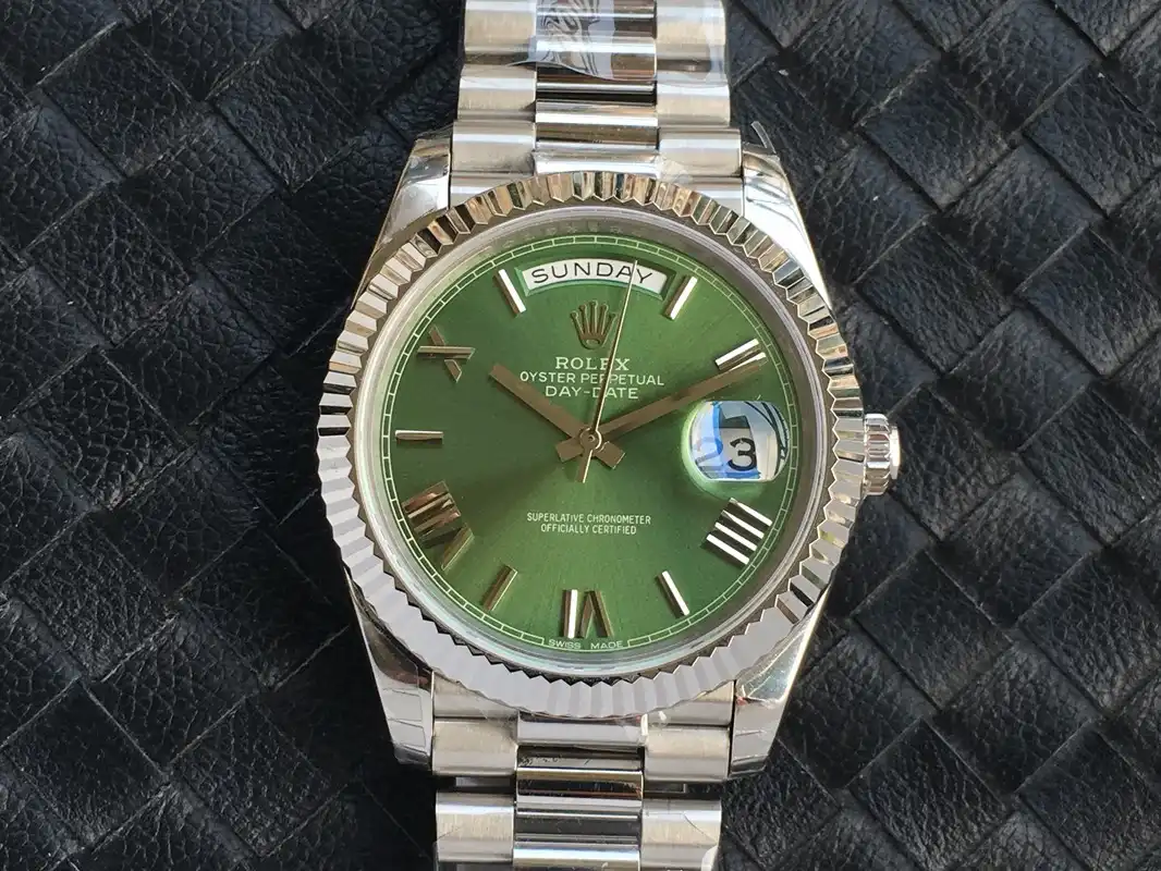 Day-Date 41985 rolex copy — side profile