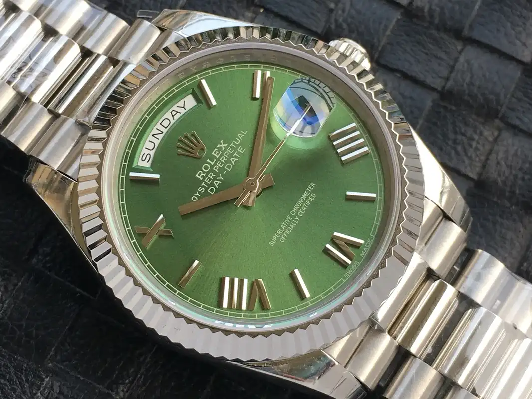 Rolex Day-Date 41985 miyota replica green dial — caseback detail