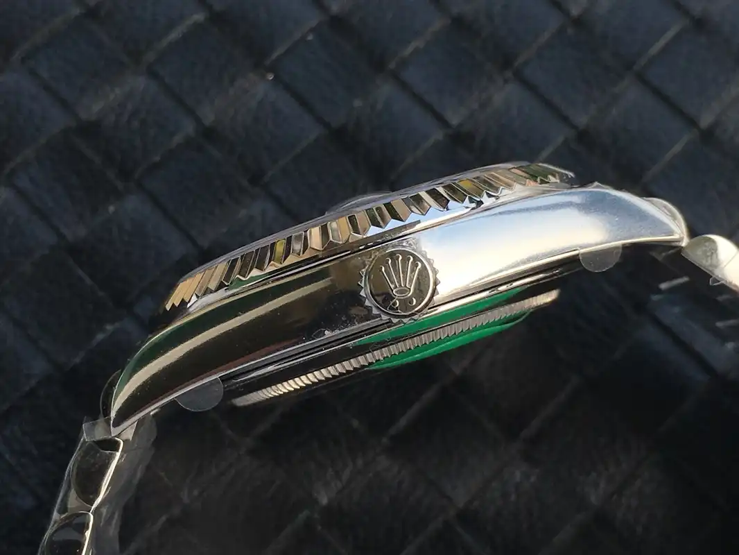Rolex Day-Date 41985 replica — bracelet detail