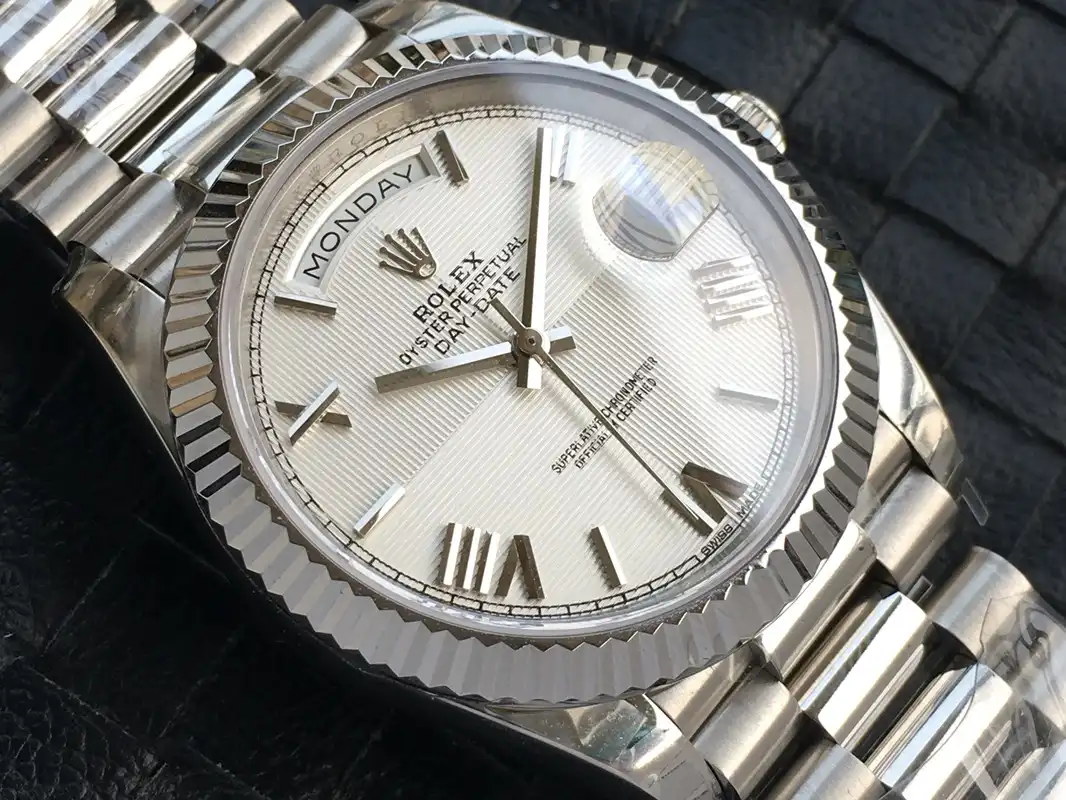 Day-Date 41985 rolex replica quadrant texture white dial — caseback detail