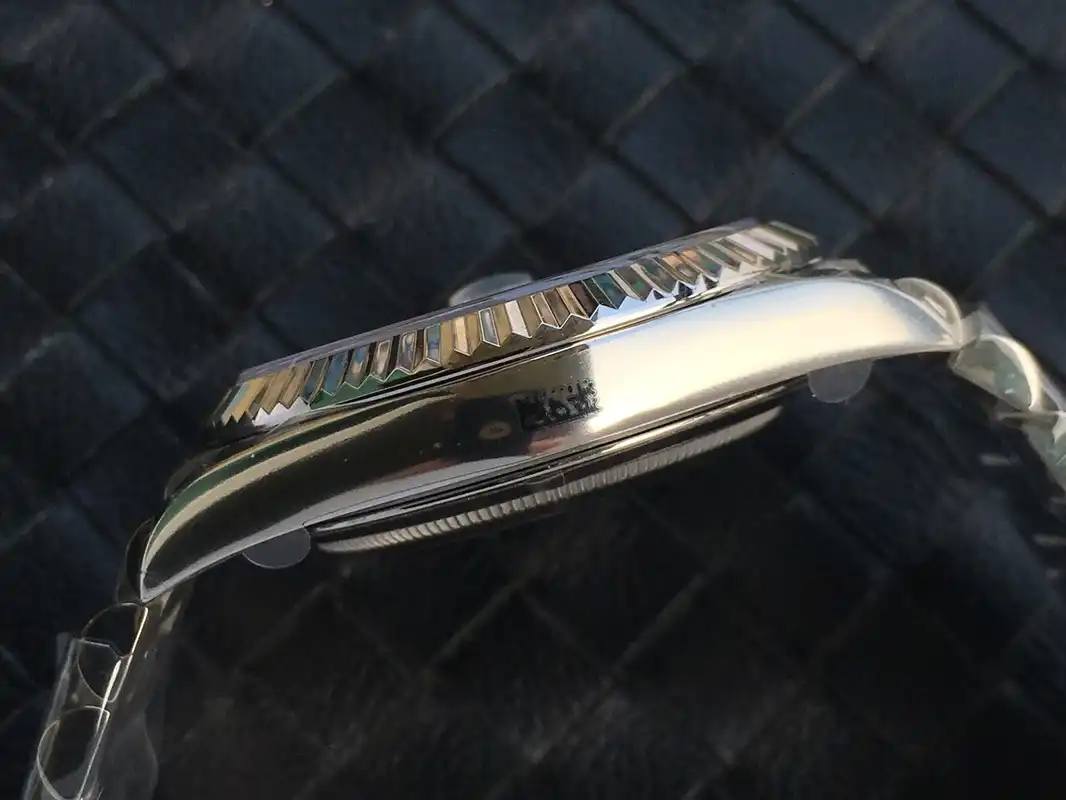 Rolex Day-Date 41985 miyota replica quadrant texture white dial — bezel macro