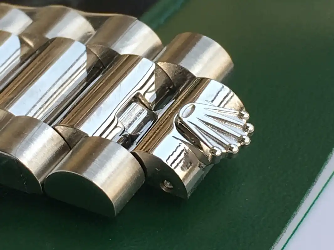 Day-Date 41985 rolex replica quadrant texture white dial — angled view