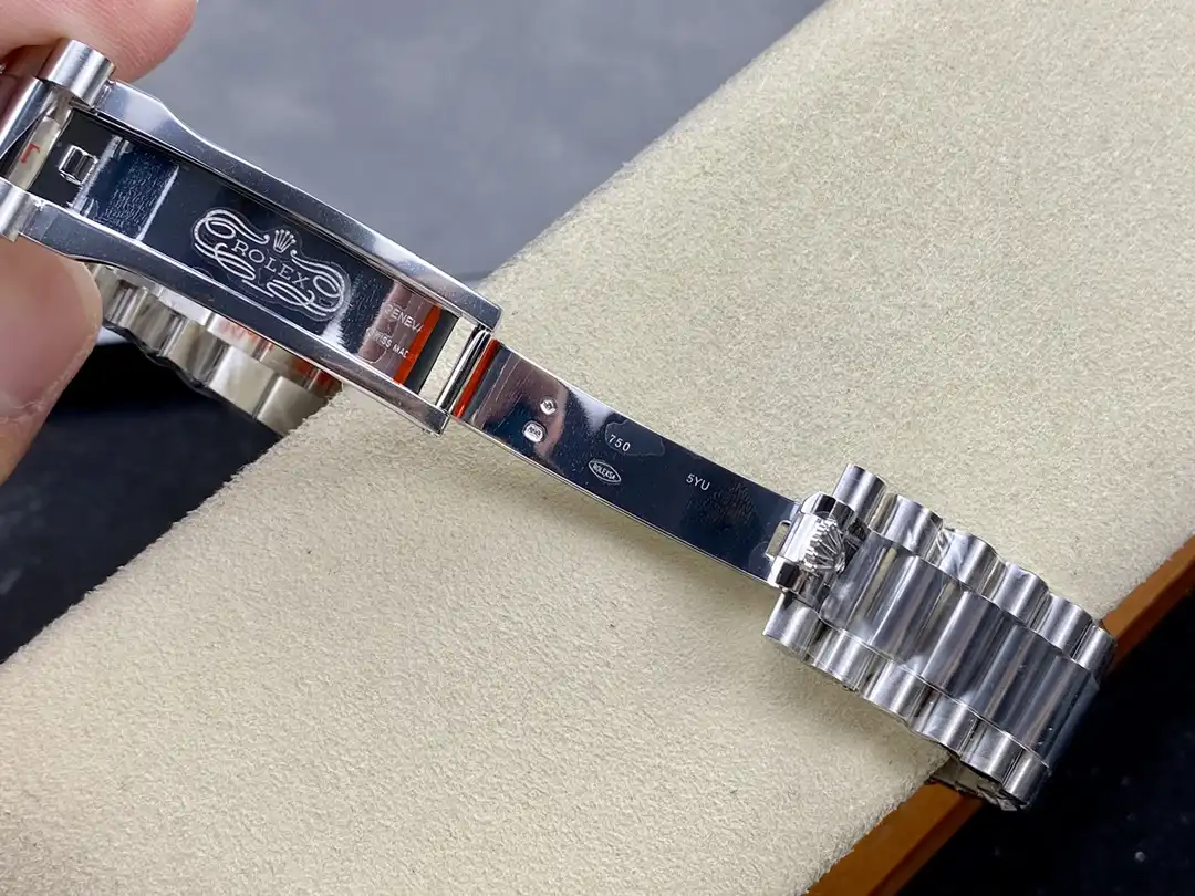 Rolex Day-Date 41985 rolex clone — lume shot