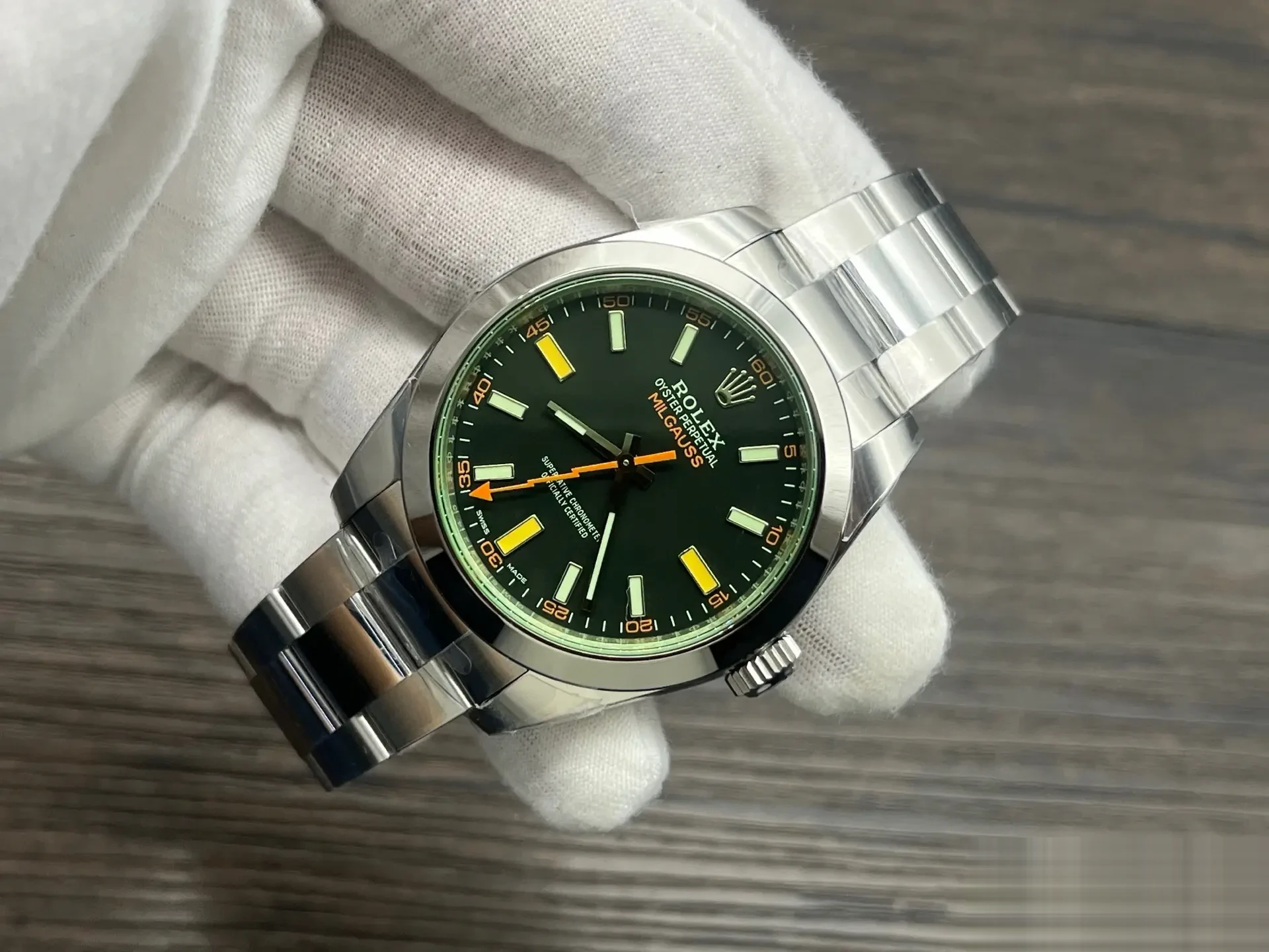 Rolex Milgauss 116400GV miyota replica 40mm — crown and case detail