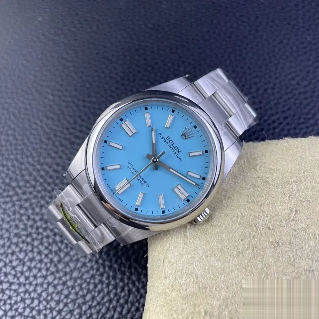 Oyster Perpetual 124300 rolex replica 41mm — crown and case detail