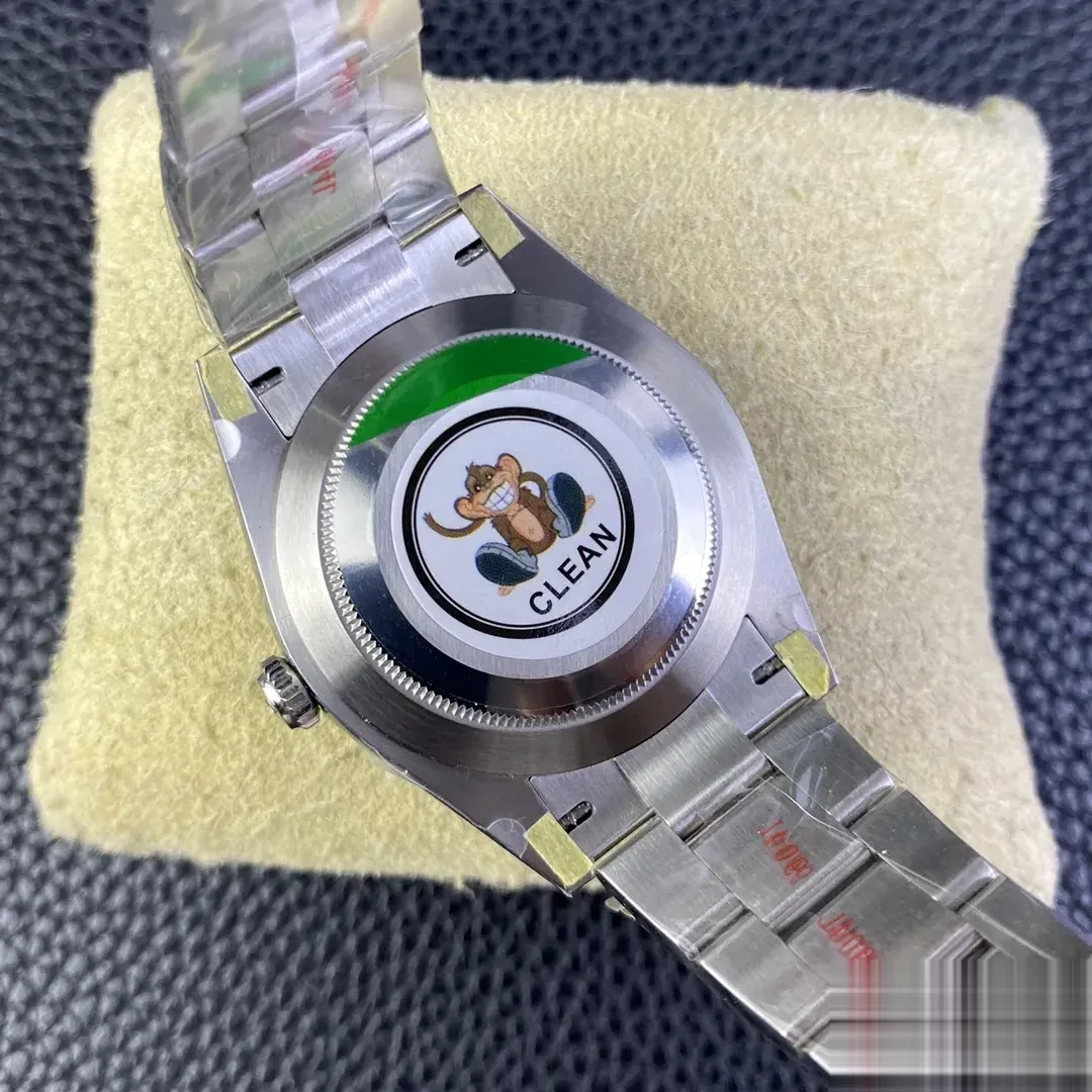 Rolex Oyster Perpetual 124300 rolex clone — lume shot