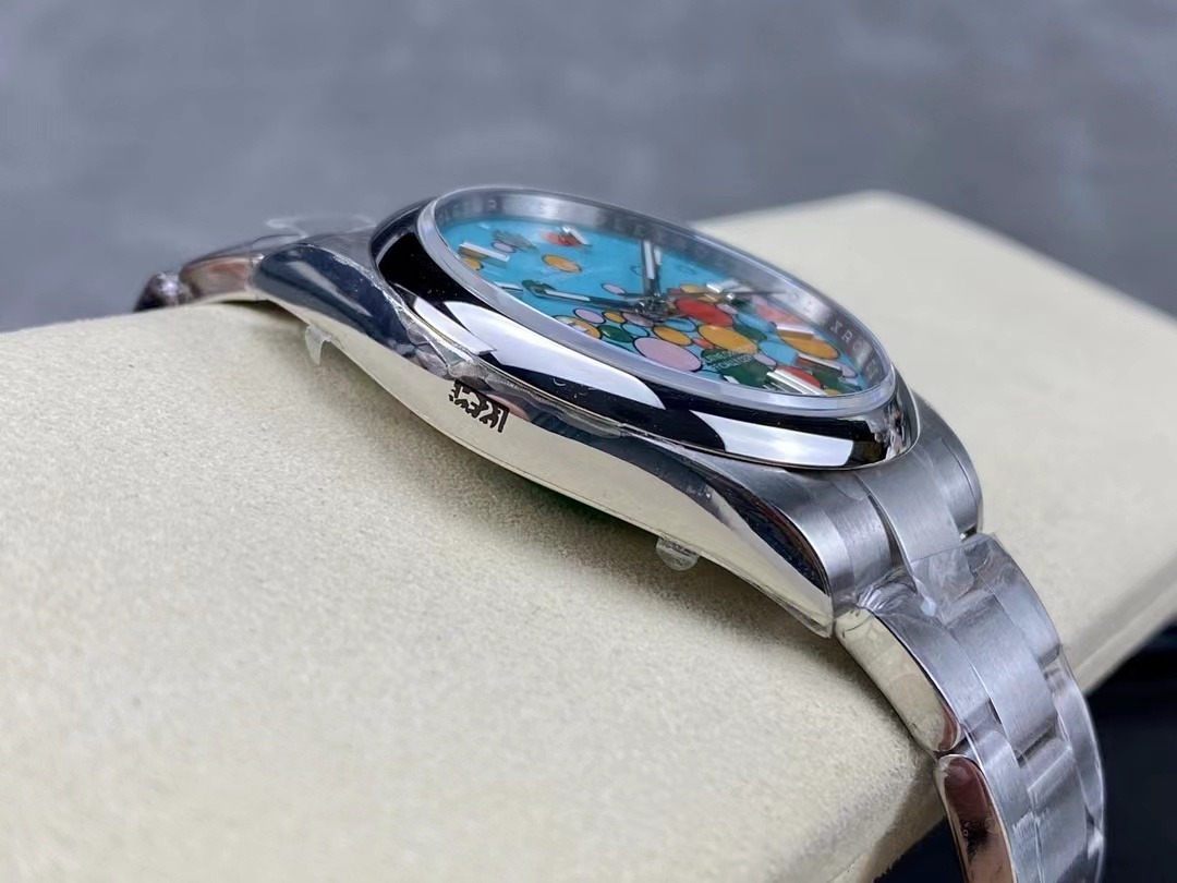 Oyster Perpetual 124300 japanese automatic replica — bracelet detail
