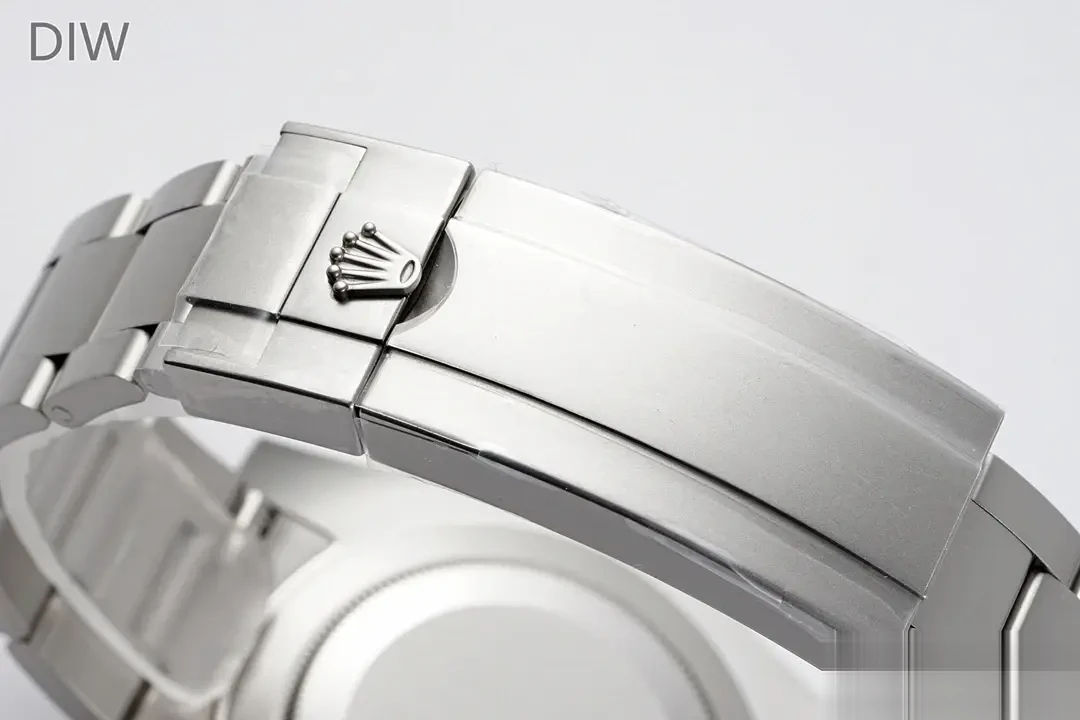 Rolex Submariner 116610 replica 41mm — dial close-up