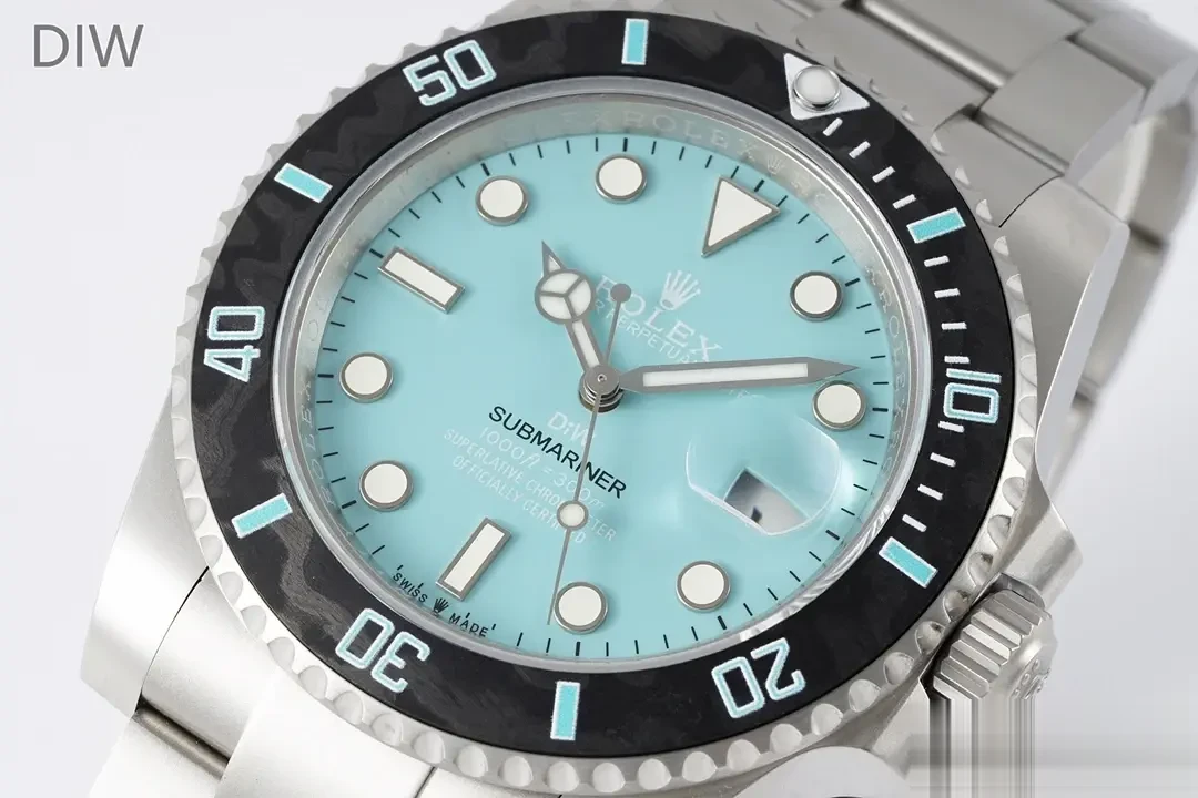 Rolex Submariner 116610 replica 41mm — crown and case detail