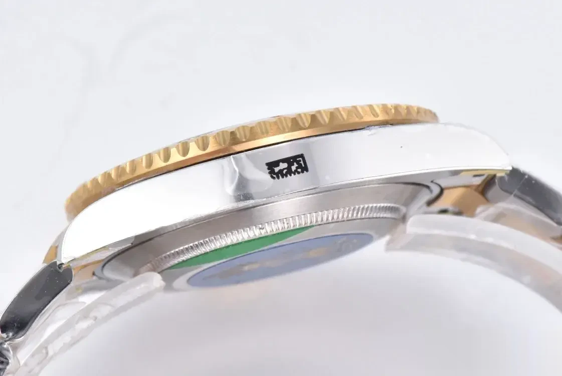 Submariner 116613LB rolex replica 40mm — dial close-up