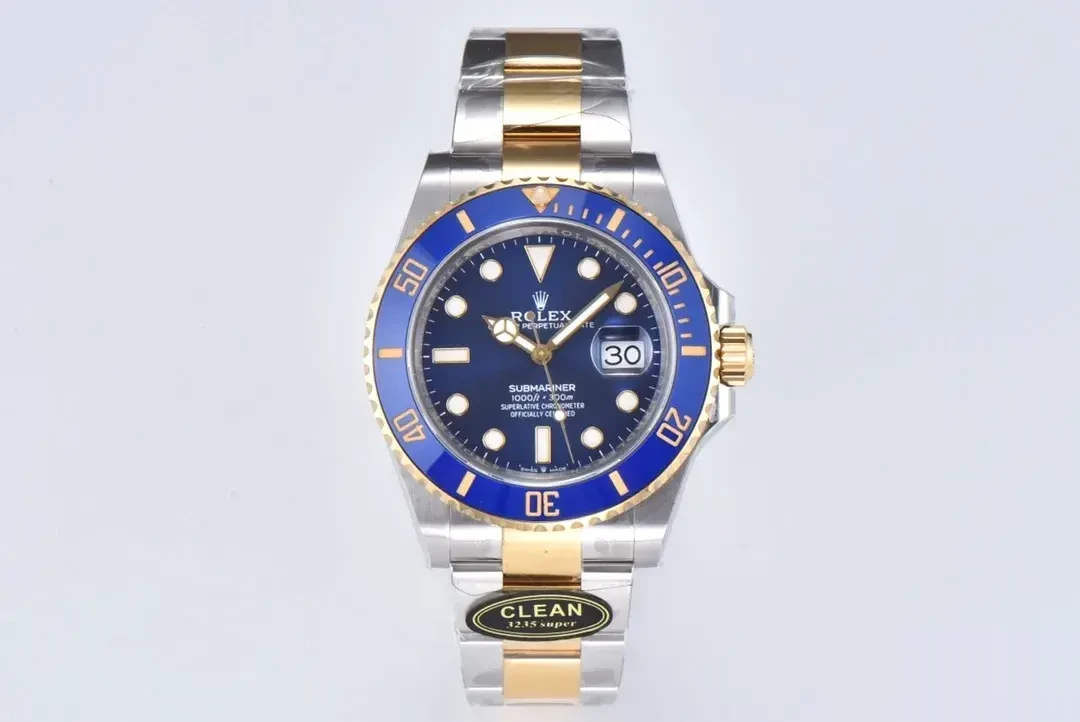 Rolex Submariner 116613LB replica black dial — bezel macro