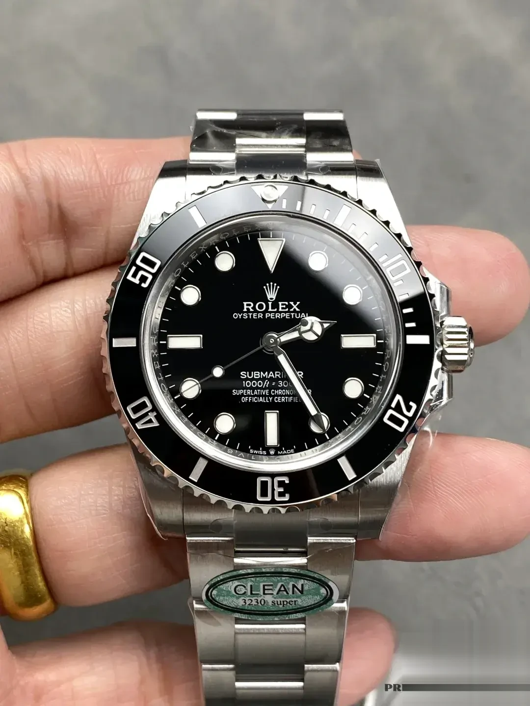 Submariner 124060 rolex replica — side profile
