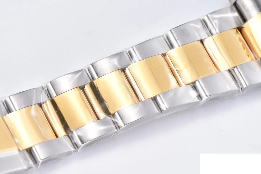 Rolex Submariner 126613LB replica — bracelet detail