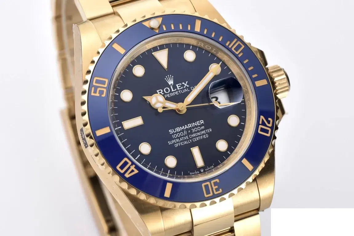 Rolex Submariner 126618LB replica blue dial — bracelet detail