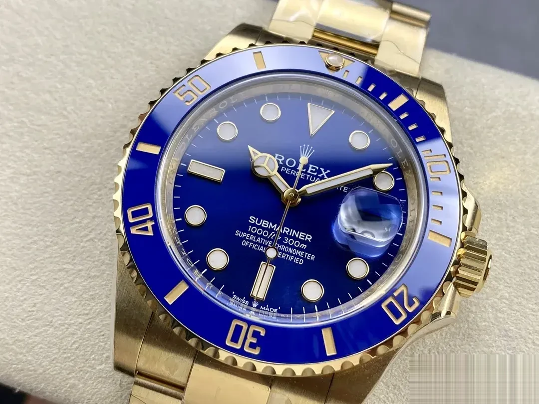 Rolex Submariner 126618LB miyota replica 41mm — crown and case detail
