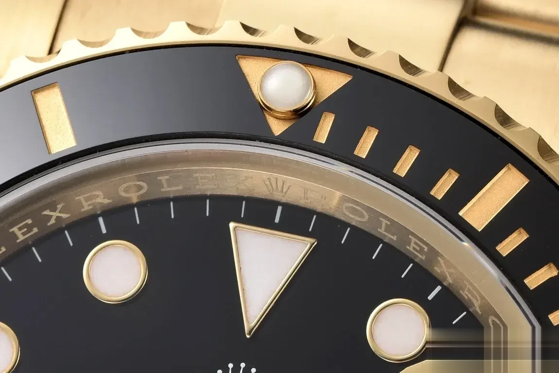 Rolex Submariner 126618LN replica — lume shot