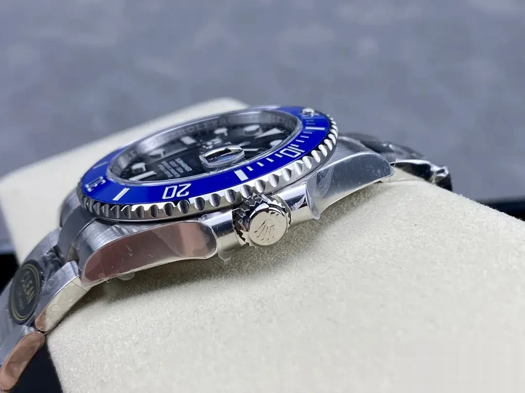 Submariner 126619LB rolex copy 41mm — wrist shot