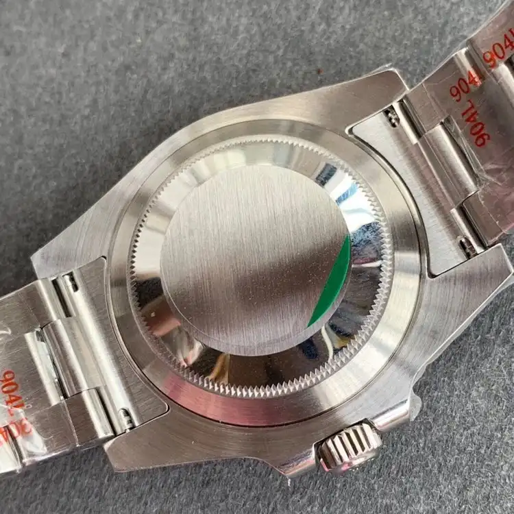 Submariner 116610LN rolex replica — lume shot