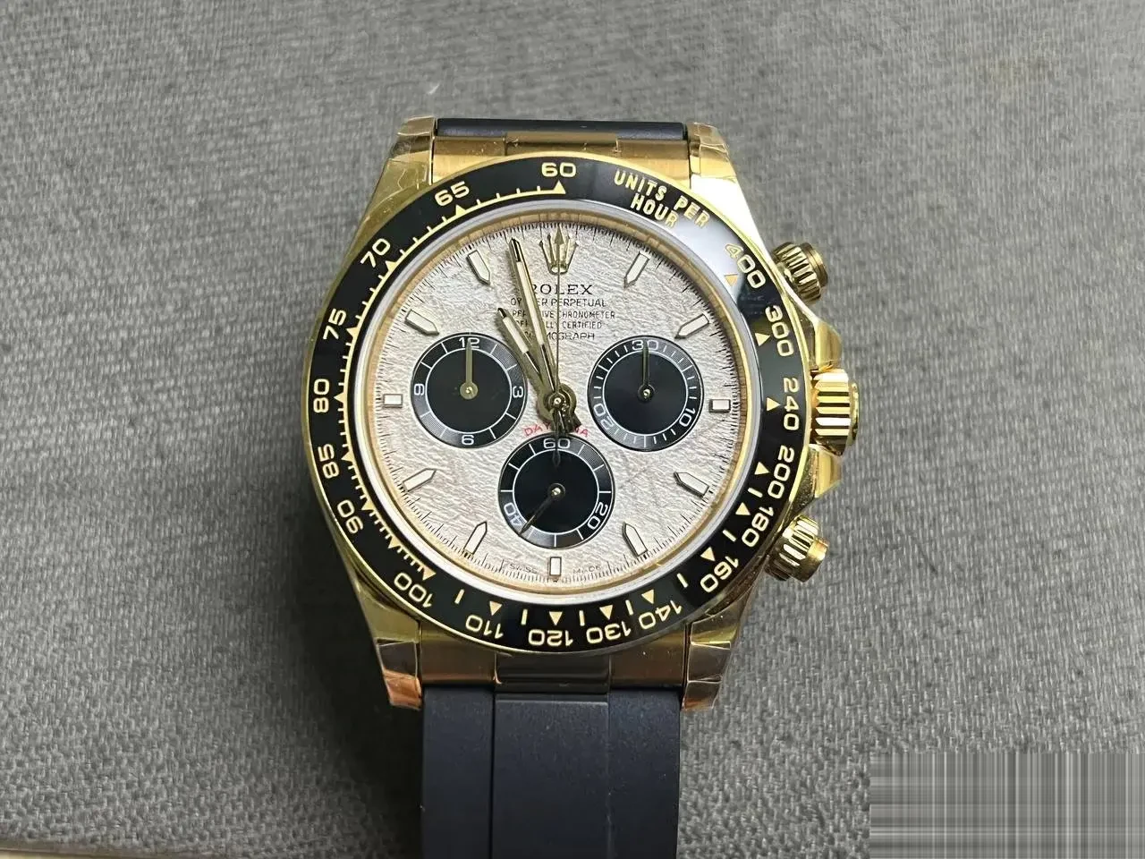 Daytona 126518LN swiss clone 40mm — dial close-up