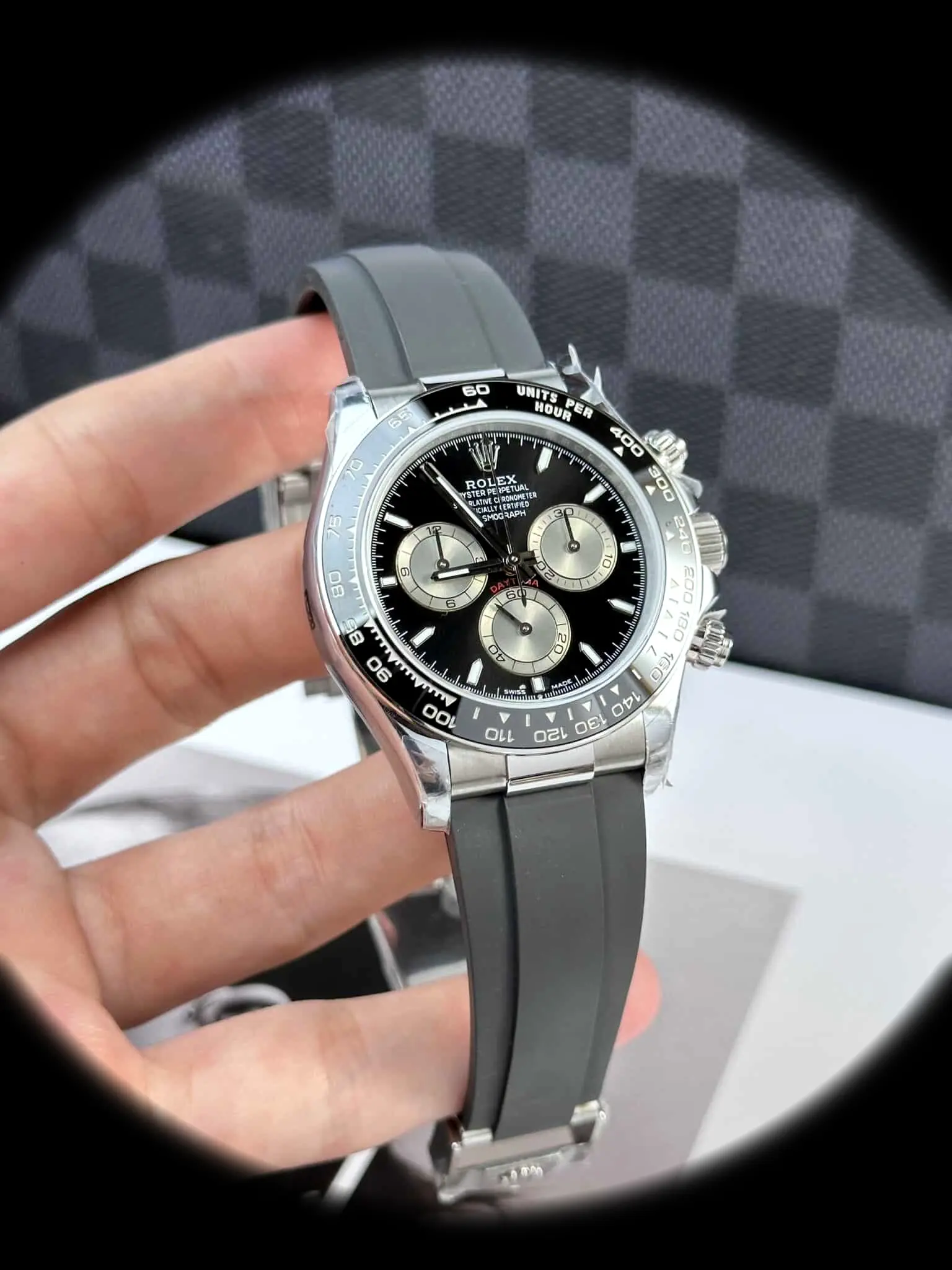 Rolex Daytona 126519LN eta clone bright black dial — caseback detail