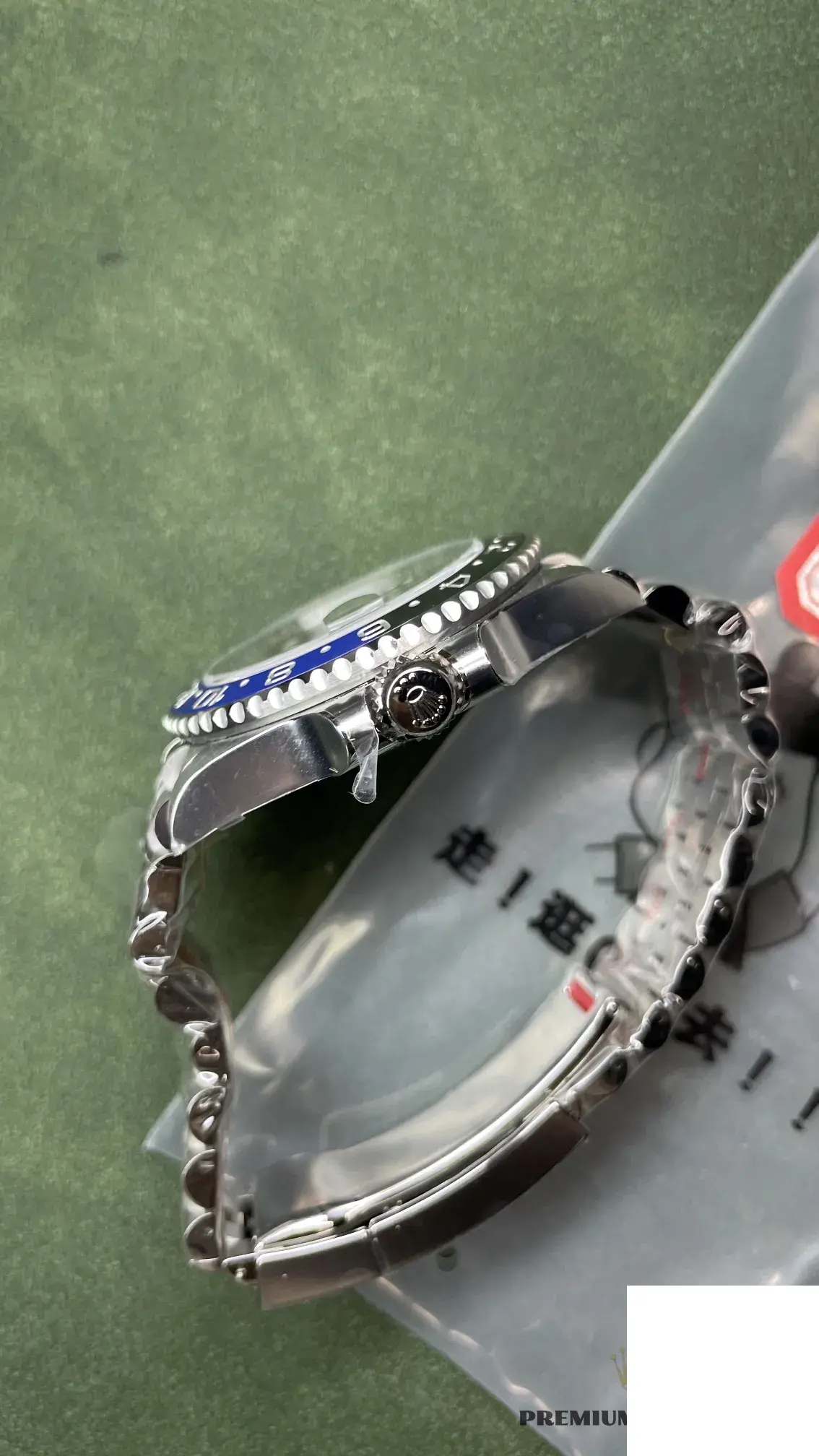 GMT-Master 126710BLNR eta clone green dial — bezel macro