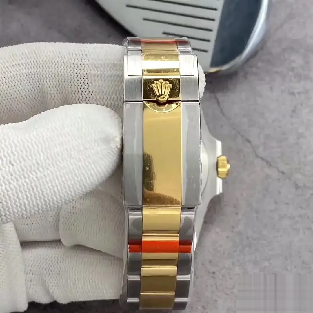 GMT-Master 126710BLRO eta clone 40mm — crown and case detail