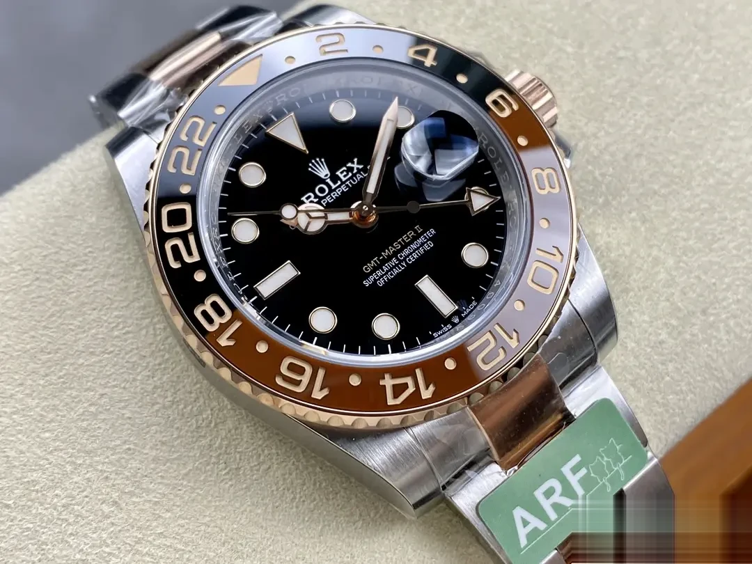GMT-Master 126711CHNR super clone — bracelet detail