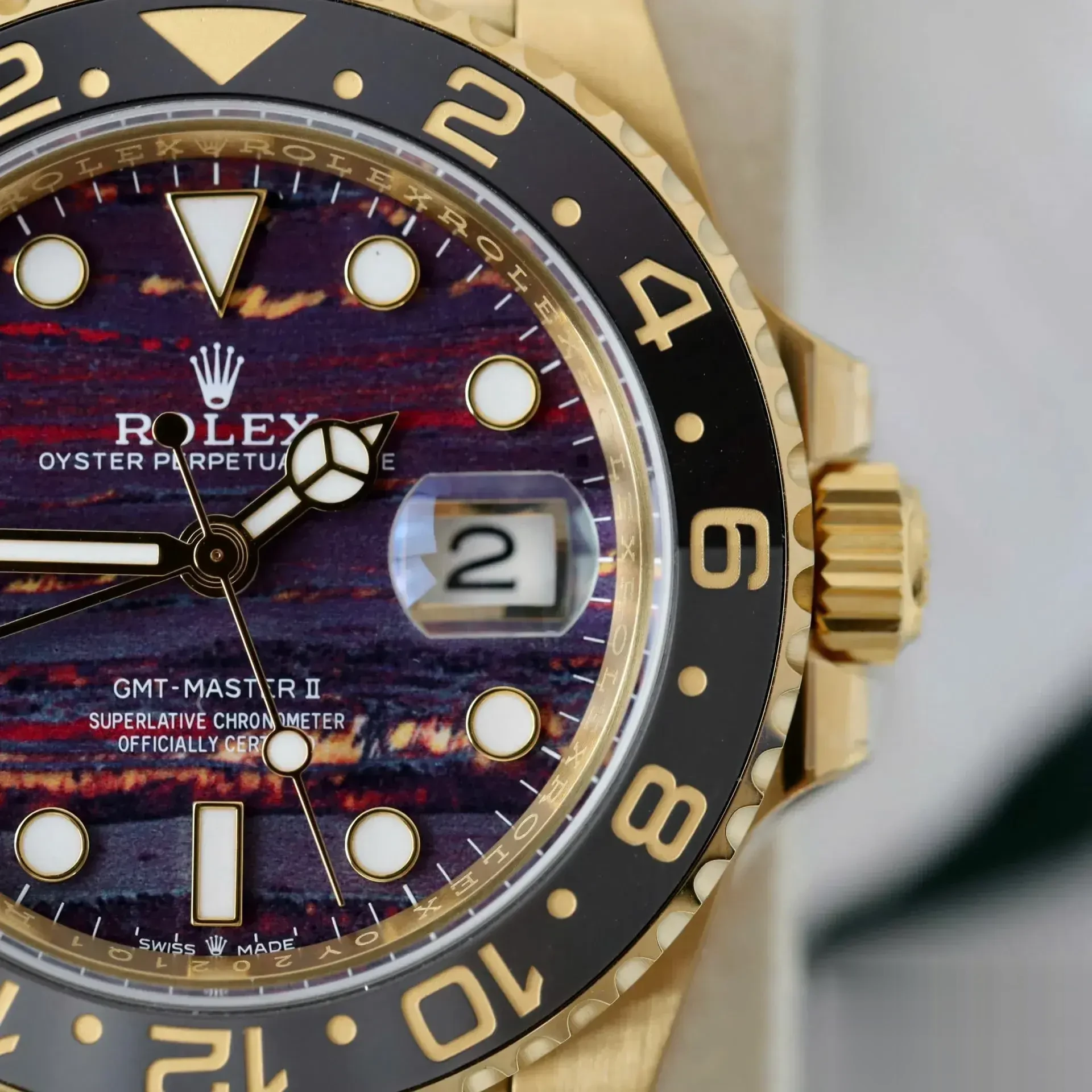 Rolex GMT-Master 126718GRNR superclone black dial — bezel macro