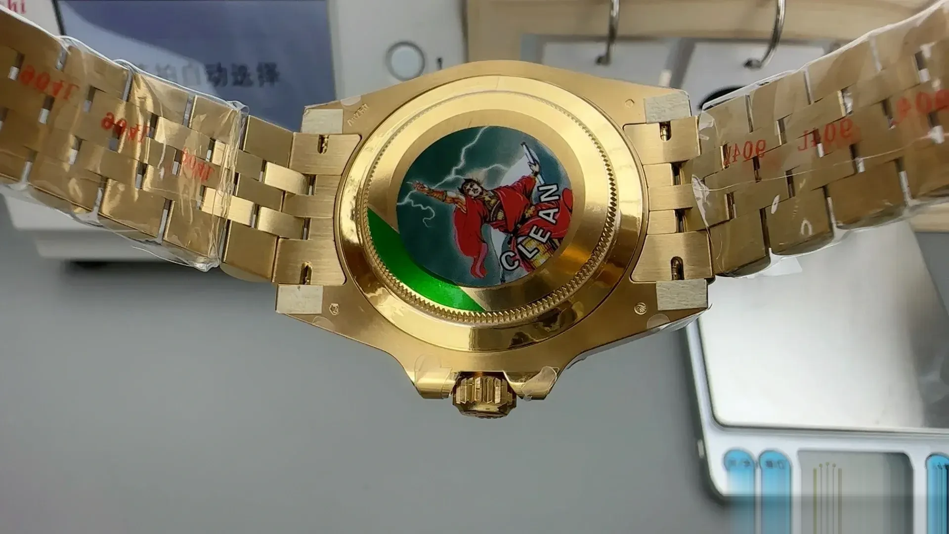 GMT-Master 126718GRNR eta clone green dial — caseback detail
