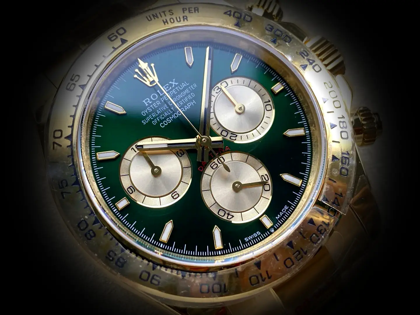 Rolex Daytona 126508 swiss clone bright green dial — caseback detail