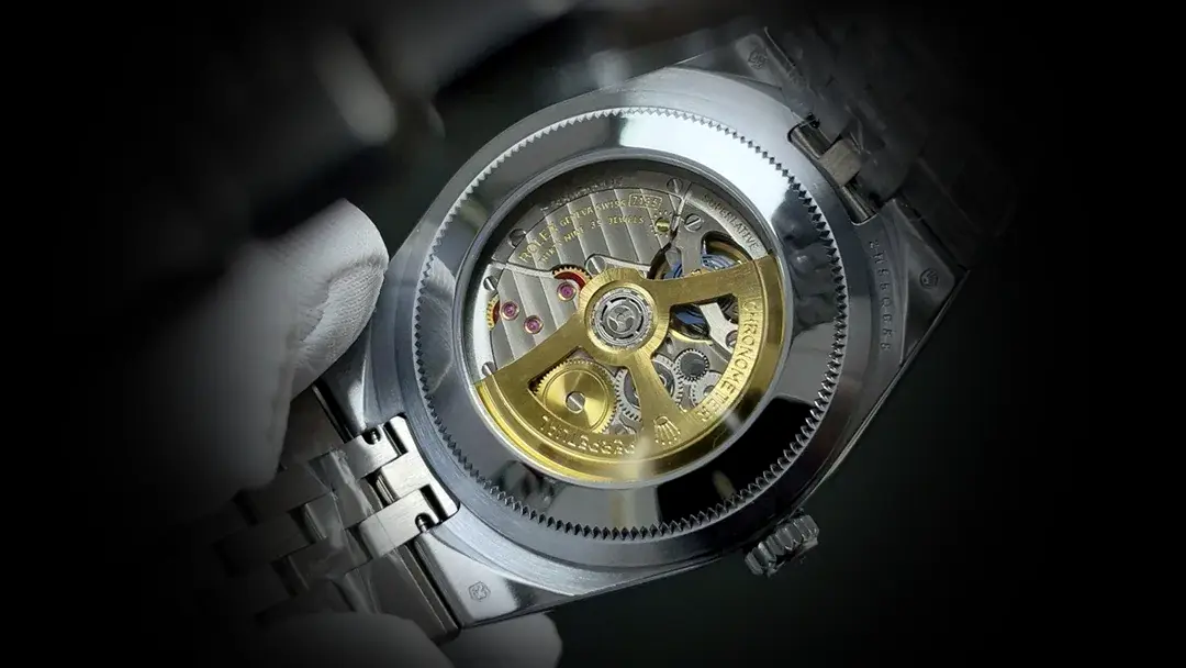 Rolex Land-Dweller 127334 swiss super clone intense white dial — bezel macro