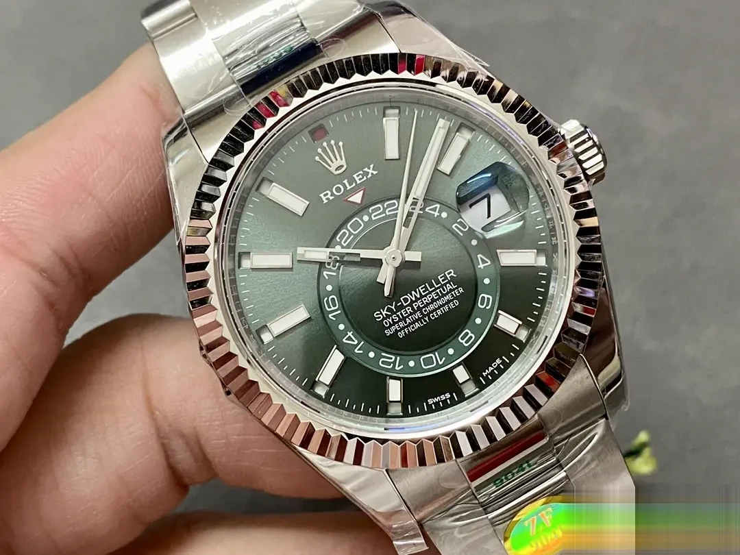 Sky-Dweller 326238 eta clone 42mm — crown and case detail