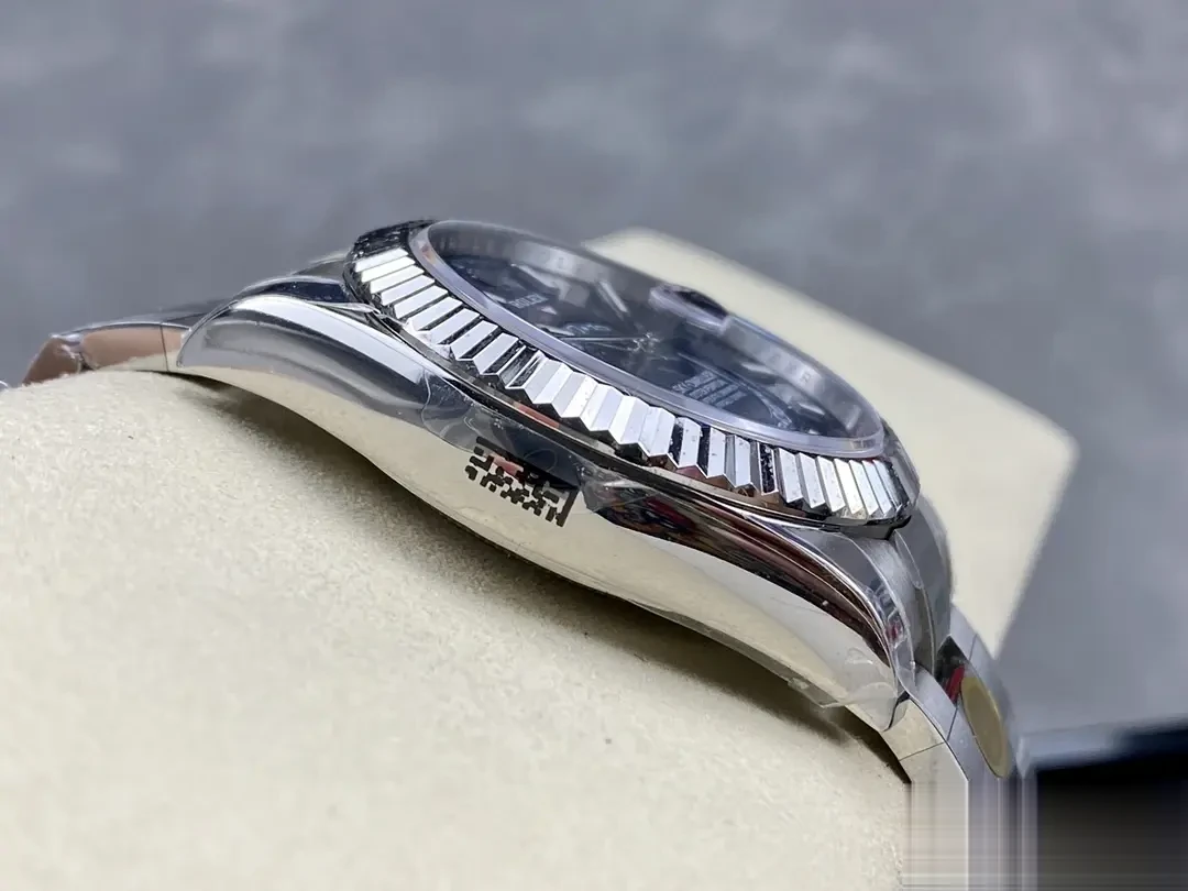Rolex Sky-Dweller 326934 super clone — lume shot