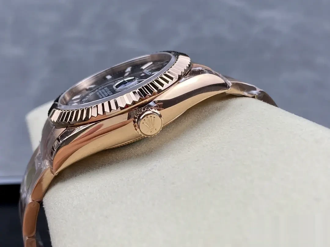 Sky-Dweller 326935 superclone mint dial — bezel macro